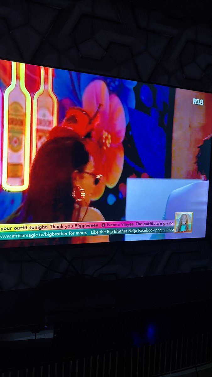 SegunBabz's tweet photo. Gordon’s Good Time is looking very real tonight. DJ Phatt has the whole house completely in his hands. #GordonsBBNaija11 https://t.co/MSipgvJrAS