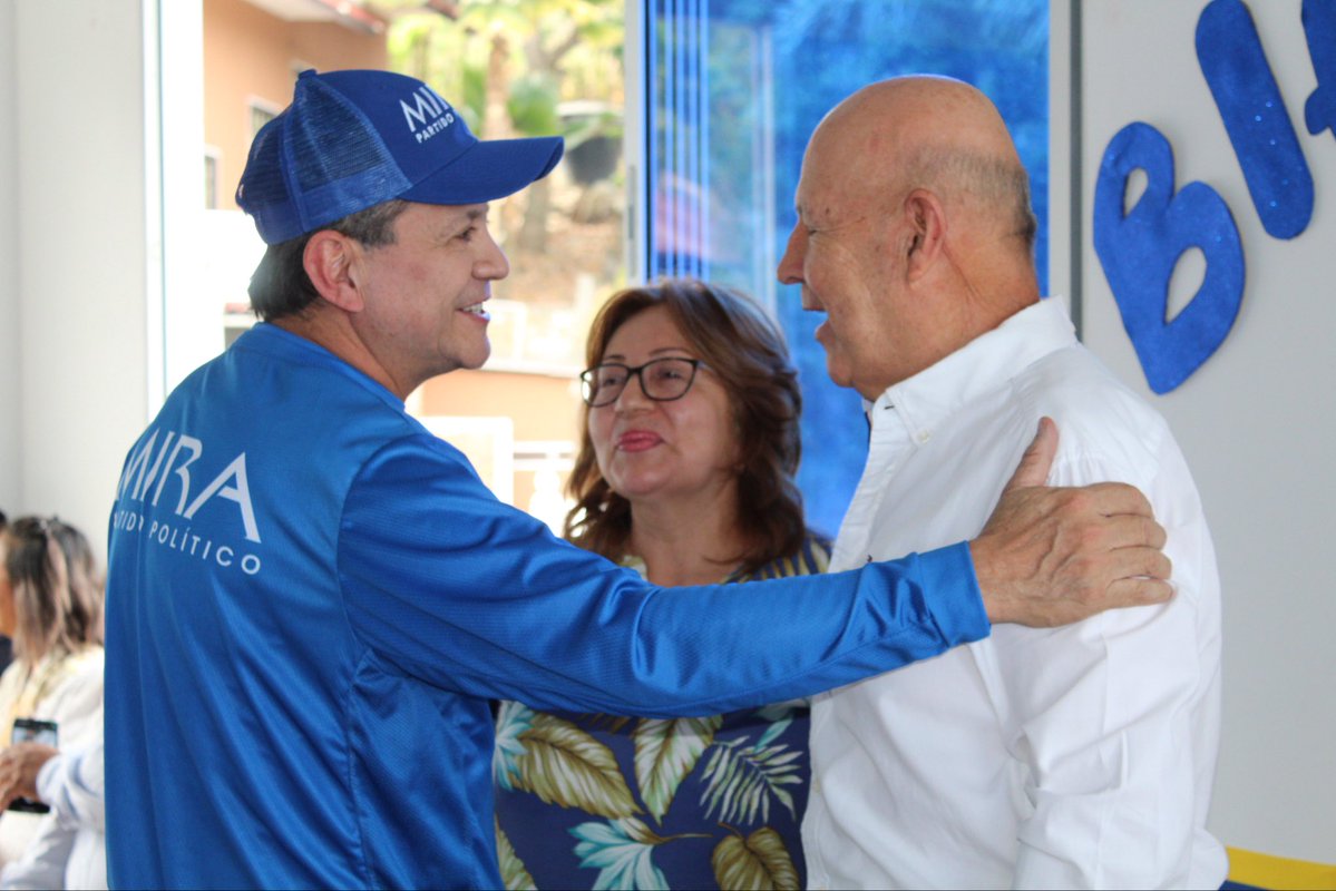 Alvarez_DM1's tweet photo. Compartiendo con líderes y lideresas de la región del Tequendama.

Gracias por confiar en este proceso y construir un país desde cada rincón de Cundinamarca. ¡Juntos avanzamos más lejos! https://t.co/Q2ElokUEuU
