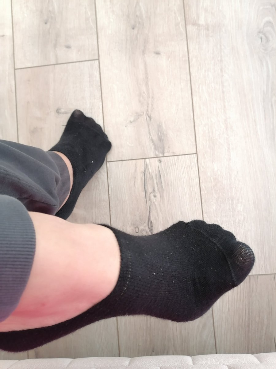 mimmsssz's tweet photo. Nerde köleler #finansalköle #ayakfetişi https://t.co/yFXbRc4VDp