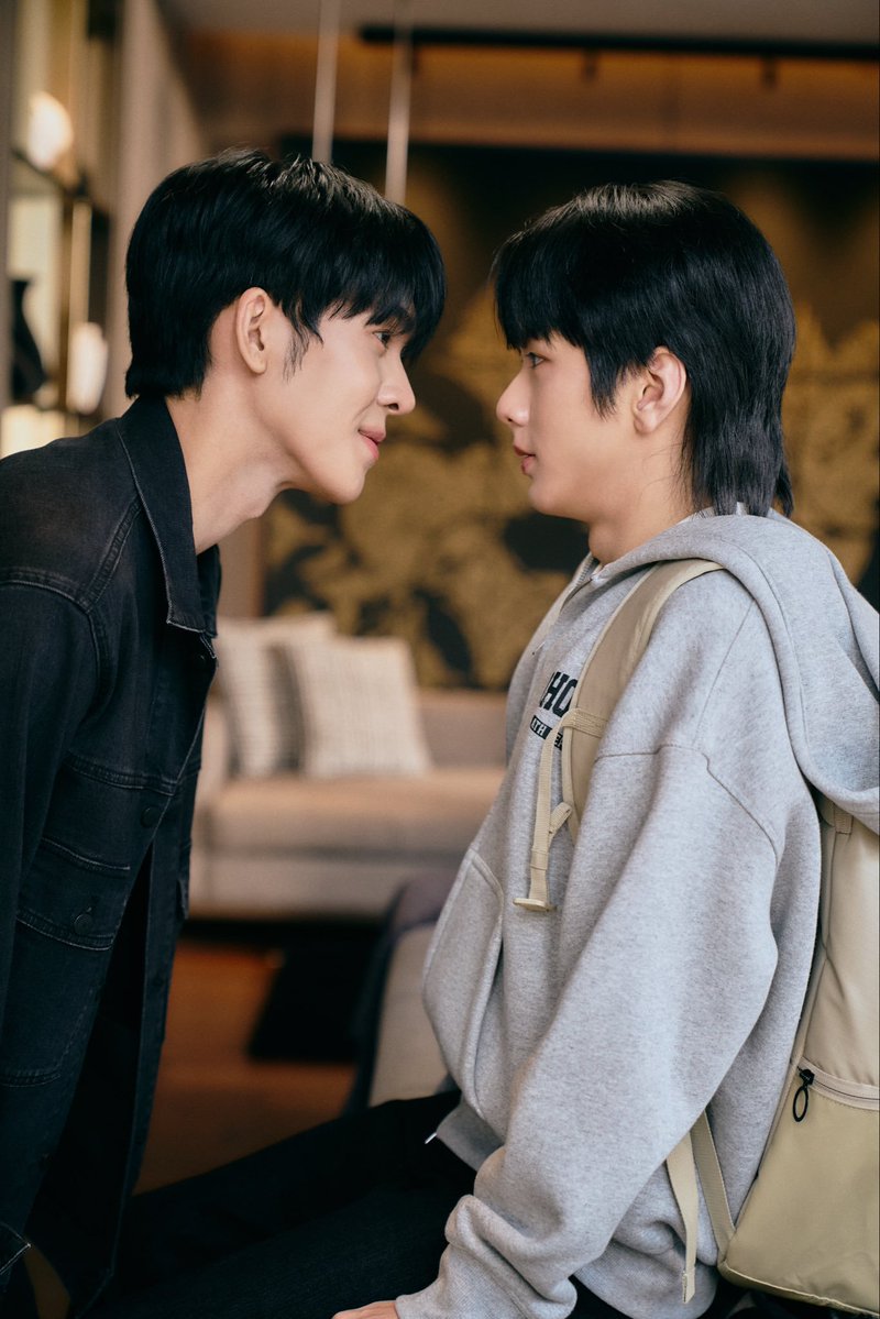 appy_ot7's tweet photo. #MrFanboyEP4 https://t.co/OlpCrYI6R4