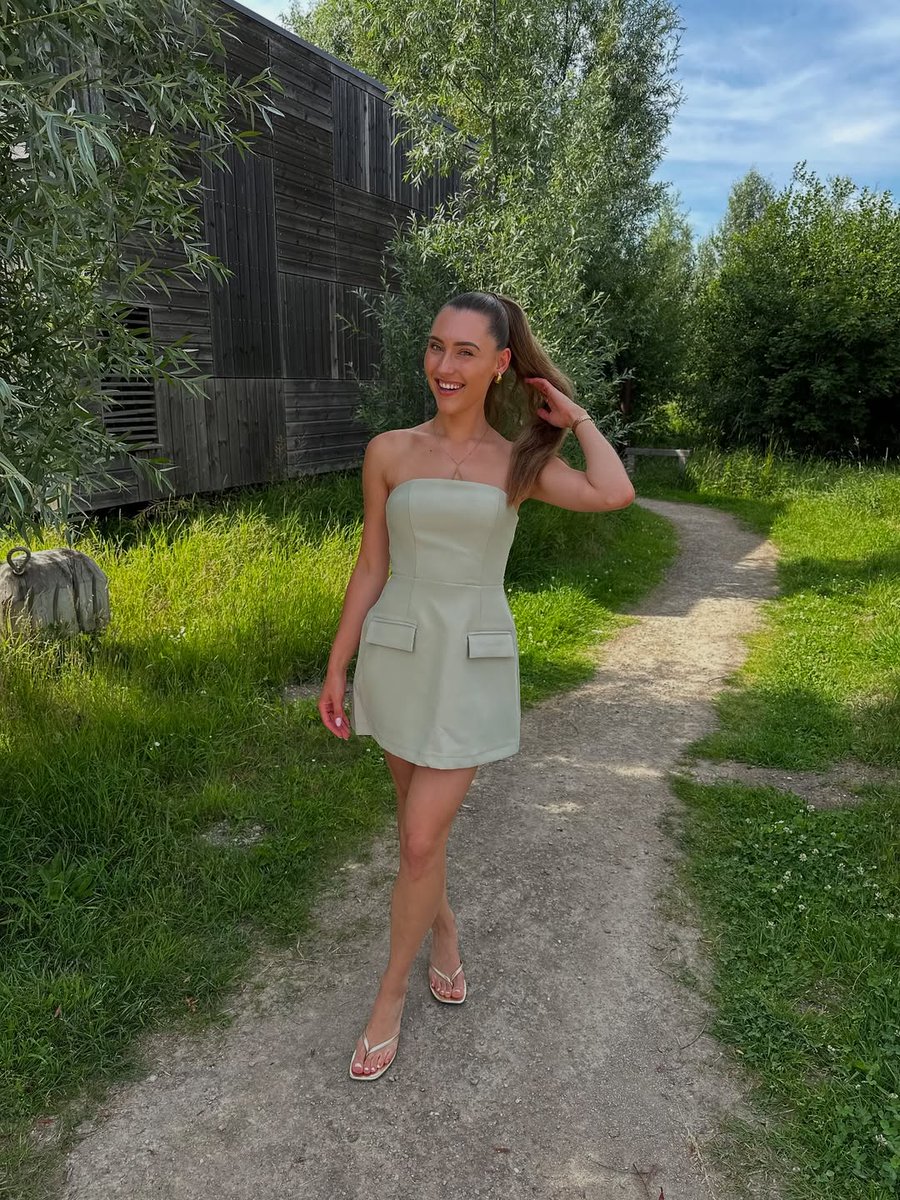 Sofia3489845's tweet photo. ZERO TATTOOS!!! My skin is perfect without ink...... right?😉 https://t.co/5iCoFFEjDQ