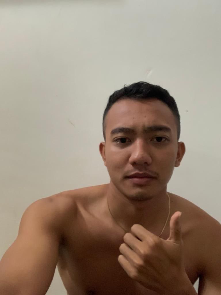 Rmhtnpchy's tweet photo. Anjay dia coli sambil divideoin buat dkrm kepacarnya, pas ada temennya  https://t.co/xN325EX0vI