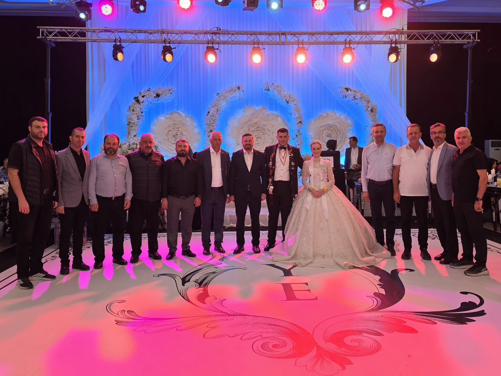 ma_balikesir's tweet photo. Önceki Dönem Kocaavşar Belediye Başkanı Keskin Gezen'in oğlu Emirhan ile Yağmur Nur kardeşimizin düğün cemiyetlerine katılarak mutluluklarına ortak olduk. Genç çiftimize Allah'tan iki cihan saadeti diliyoruz. https://t.co/ScOXC5CbjV
