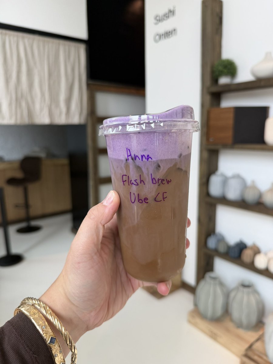 n0rthn0rthwest's tweet photo. Cafe was running a promo where if you buy one ceramic, your drink is free. Got my ass. https://t.co/Slz2pOA2u2