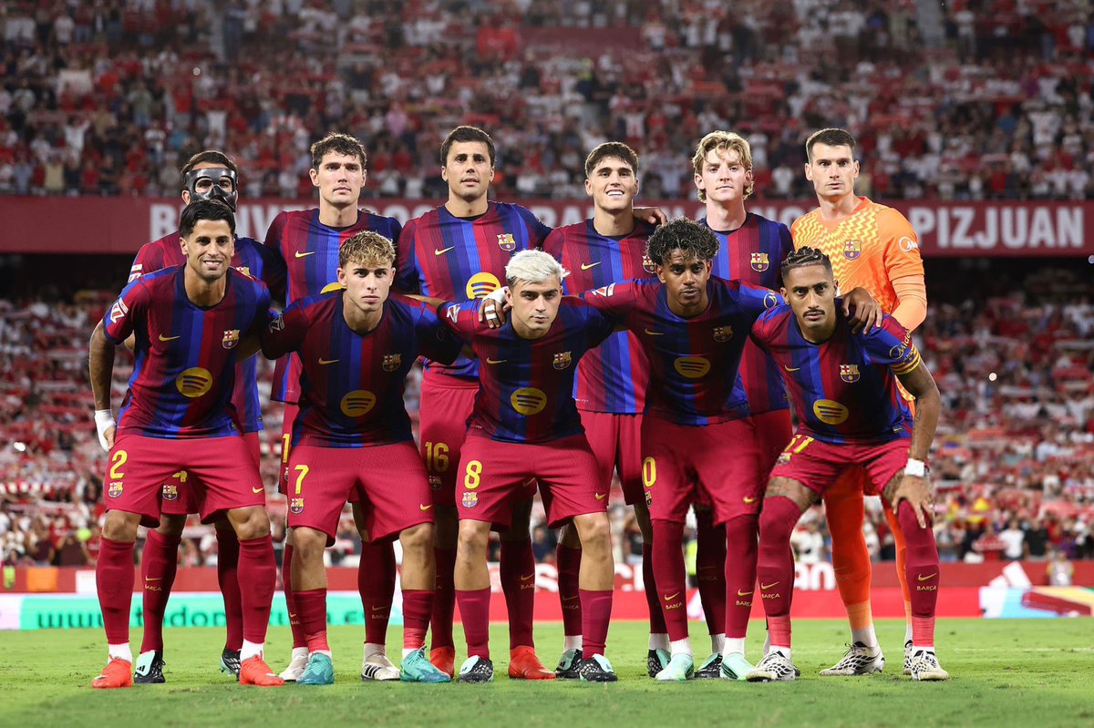 TrustYamal's tweet photo. +3 
Barcelona para siempre ♥️💙! https://t.co/Als0dpc7Tg
