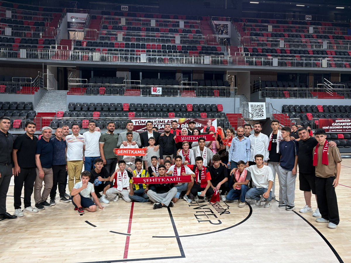 bese_yakup's tweet photo. Ak Parti Milletvekilimiz Sn.Bünyamin Bozgeyik,MHP Milletvekilimiz Sn.Sermet Atay,Şehitkamil Belediye Başkanımız Sn.Umut Yılmaz, Şehitkamil Belediye Başkan Yardımcılarımız Sn.Hakan Aslansoy, Sn.Umut Salcan ve Teşkilatımız ile birlikte;

Son topa kadar mücadele, son düdüğe kadar inanç! ❤️🖤
 
İki uzatma sonunda Finalspor’u 91-89 mağlup eden takımımızı yürekten kutluyorum.
 
Maçın ardından soyunma odasında bu büyük mücadeleye ortak olduk, galibiyet sevincini birlikte yaşadık.
 
Bu takımın yeri Süper Lig!
İnanıyoruz, çalışıyoruz, birlikte başaracağız.
 
Tebrikler takım!

@avyusufibis
@abdulhamitgul
@BBozgeyik_27
@fatihseyrekk
@fmfedaioglu 
@FatmaSahin 
@avmustafadurmus 
@ismailguler027
@umutymz 
@avyaseminkaraca 
@AKGenclikGM
