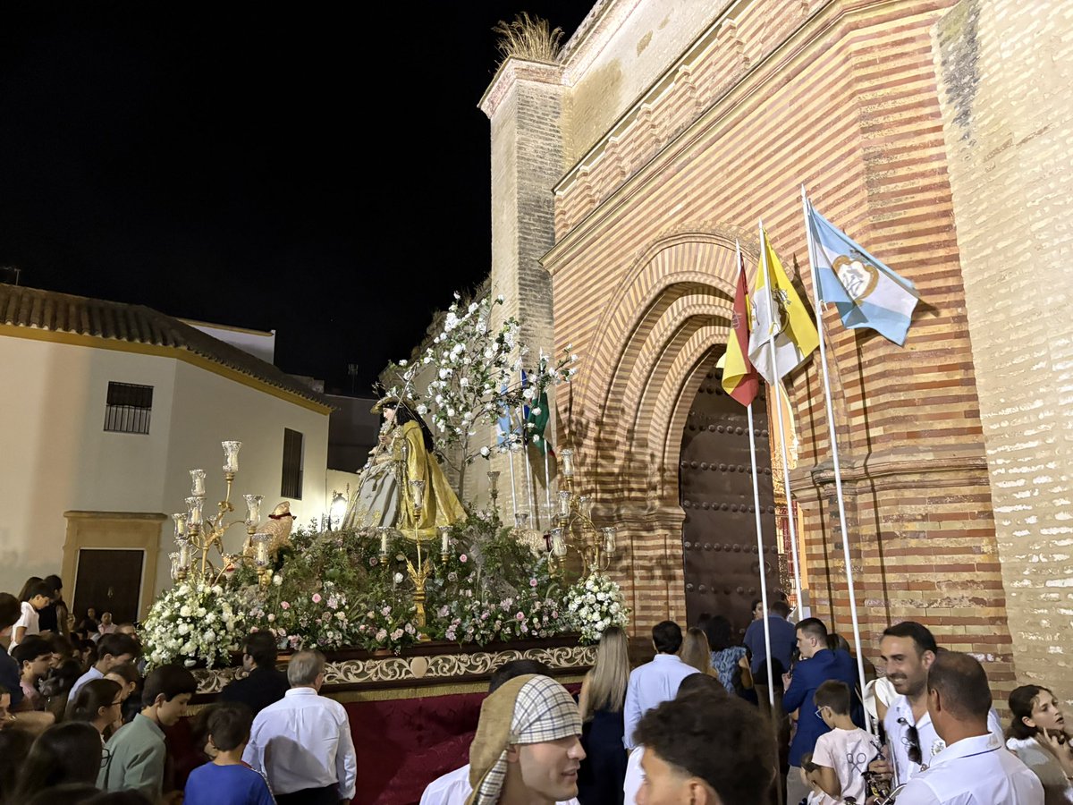 BMMArahal's tweet photo. 🕒 23:01 h

🔵 Entra la 𝐃𝐢𝐯𝐢𝐧𝐚 𝐏𝐚𝐬𝐭𝐨𝐫𝐚 𝐝𝐞 𝐥𝐚𝐬 𝐀𝐥𝐦𝐚𝐬 en el templo.

✝️ @PastoraSanJuan 

🎶 Suena:
𝙎𝙚 𝙖𝙧𝙧𝙤𝙙𝙞𝙡𝙡𝙖 𝙏𝙧𝙞𝙖𝙣𝙖
𝙎é 𝙨𝙞𝙚𝙢𝙥𝙧𝙚 𝙣𝙪𝙚𝙨𝙩𝙧𝙖 𝙀𝙨𝙥𝙚𝙧𝙖𝙣𝙯𝙖
𝙃𝙞𝙢𝙣𝙤 𝙉𝙖𝙘𝙞𝙤𝙣𝙖𝙡

📲 #SuenaLaBMMA https://t.co/Ly79gCRlcO