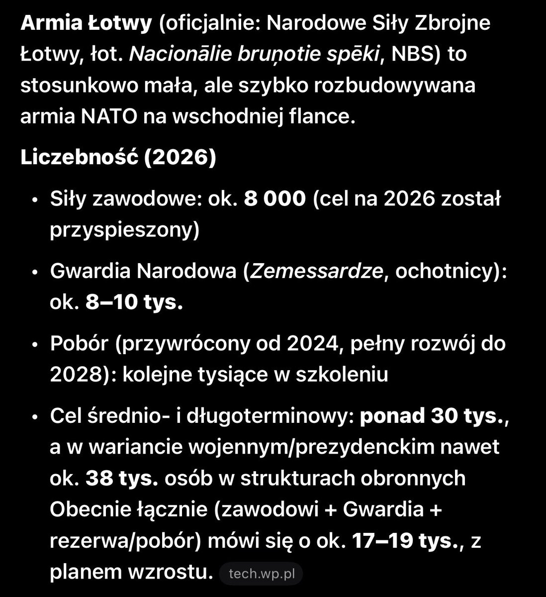 rafalhubert's tweet photo. Jest północ. 

Siedzę przy ognisku w środku gęstego lasu pod białoruską granicą i słucham kanonady na pobliskim poligonie kiedy dochodzi mnie wieść od miejscowych, że na Łotwie ponoć ogłoszono powszechną mobilizację.

W Rydze są żołnierze, blokady, punkty kontrolne, ewakuacja cywilna, śmigłowiec medyczny, etc.

Sprawdzam źródełka i okazuje się że chodzi o jakieś trwające od kilku dni ćwiczenia. 

Przy okazji sprawdzam stan armii łotewskiej i otwieram kolejne wino.

Kanonada ucichła. Słychać za to wilki.

Luzik.