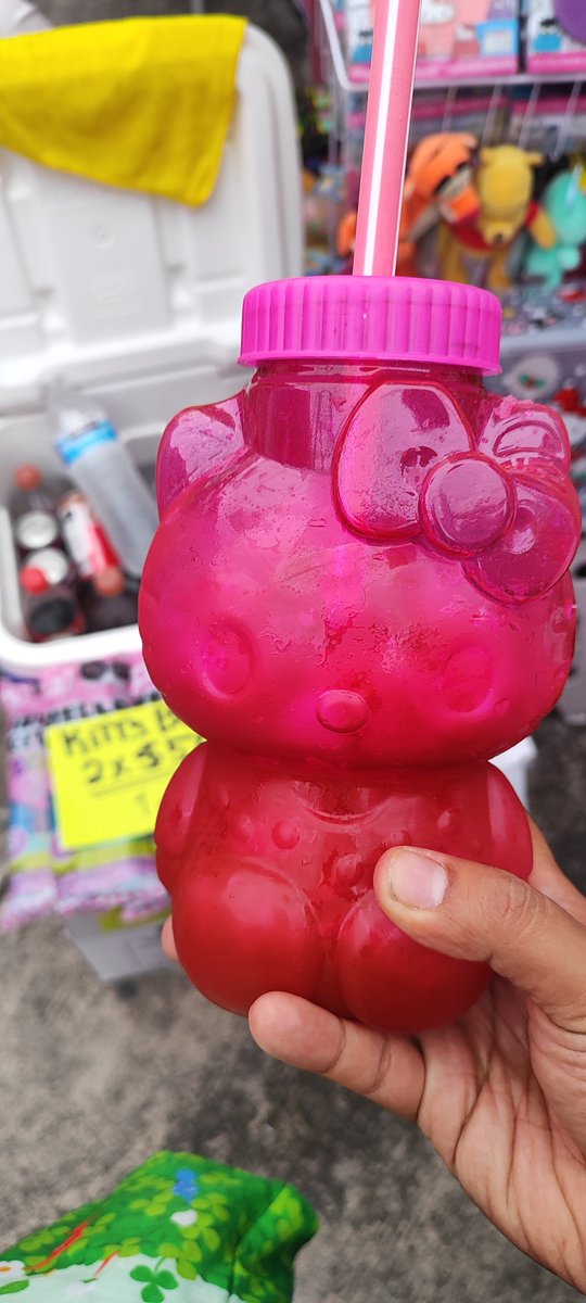 Yusdan's tweet photo. Fui al kittytianguis y es una kittycagada, pura kittypirateria a precio de kittyoriginal, que se vayan a la kittyverga. https://t.co/lda6F5BkYO