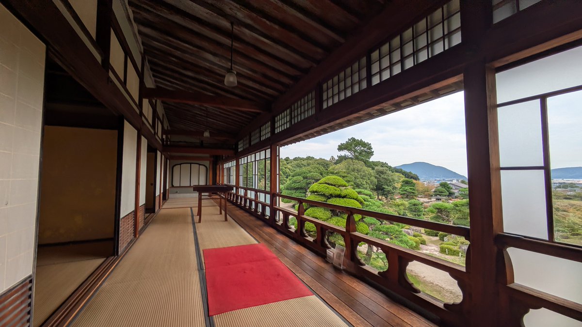 BIRUMACHIOSAKA's tweet photo. 場所は山口県防府市にある毛利邸(毛利氏庭園・毛利博物館)です
建物だけではなくお庭も広いので観光するにはオススメです^^
https://t.co/eydw040uWH https://t.co/mFH7yP72Yg