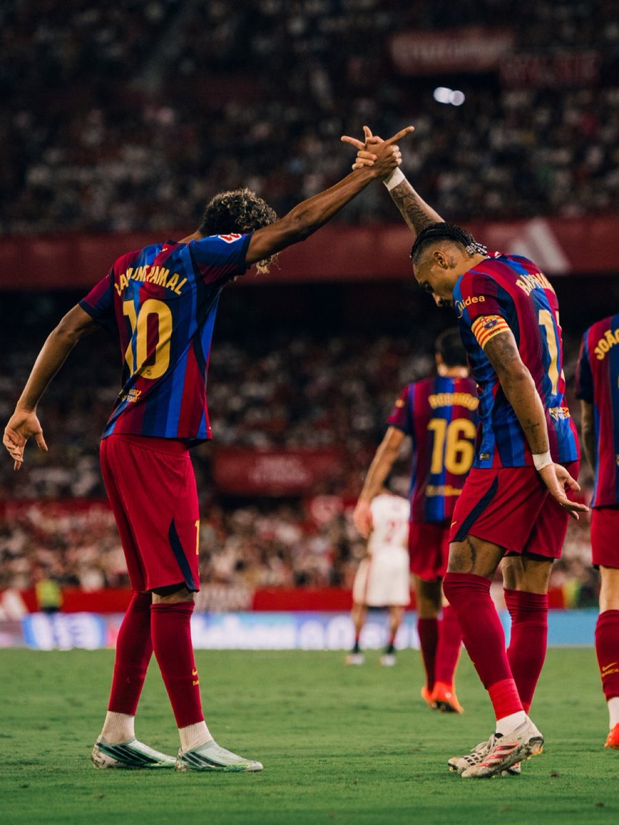 DannyLiam_'s tweet photo. FOOTBALL'S ICONIC DUO. https://t.co/q65RGa47sS