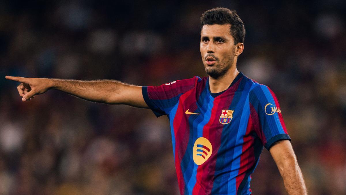 FCB_nenn's tweet photo. Si te gusta el fútbol dirás que Adeyemi, Gordon y Jesús están rindiendo mejor.

Si entiendes de fútbol sabrás que este tío está siendo mejor que los 3 juntos. https://t.co/CMOUmsrcHs