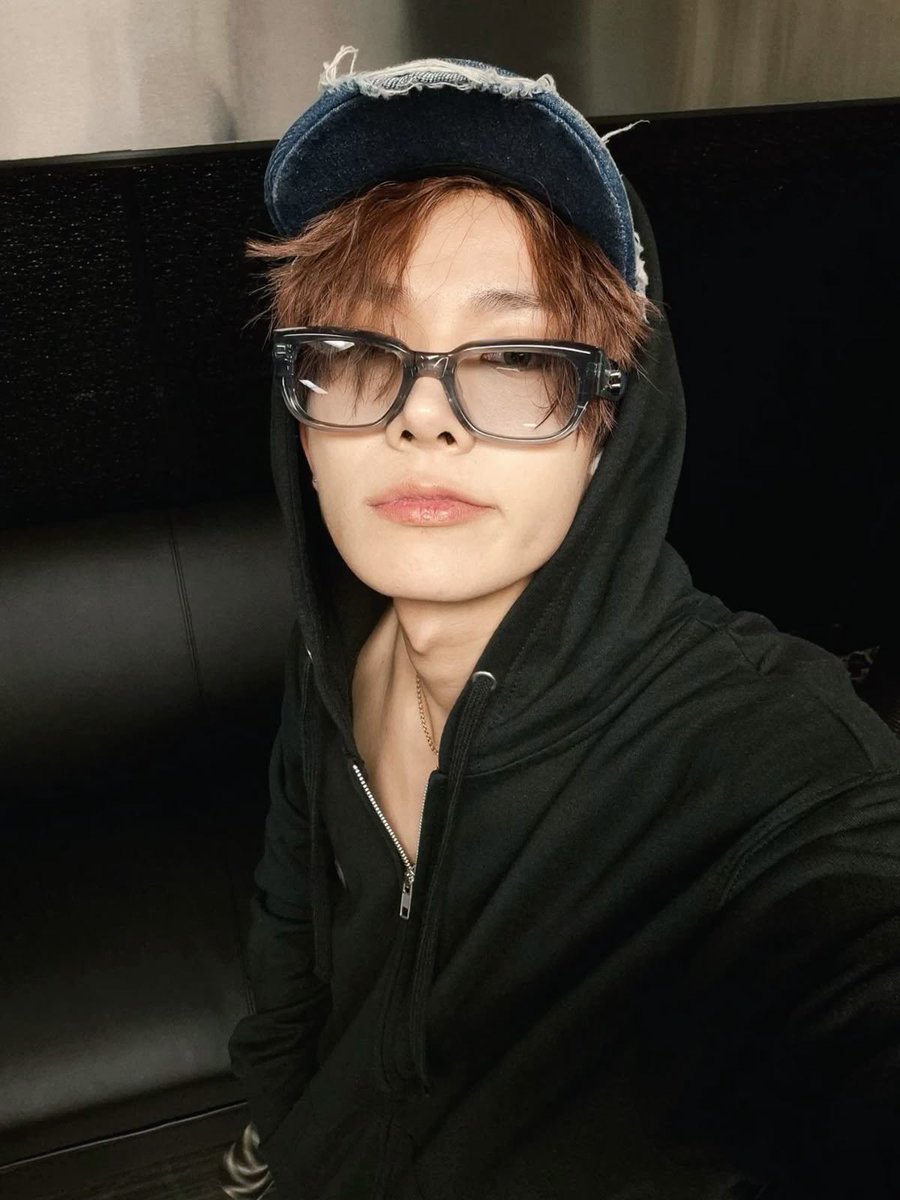 evrrhee's tweet photo. #VANTOBER Day 5: fav evan selcas
——— THE BIG FOUR
#30DaysWithEvan @h_evva_n https://t.co/3oN16tC1dM
