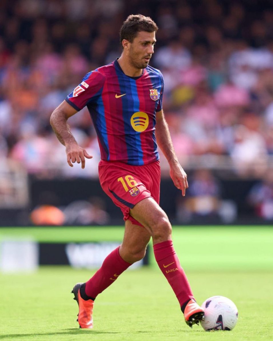 BarcaWriter's tweet photo. لازلت مفتون بوجوده معنا

في كل مكان بالملعب، قائد بكل معنى الكلمة

صفقة تاريخية بكل المقاييس https://t.co/eEghKS85T2