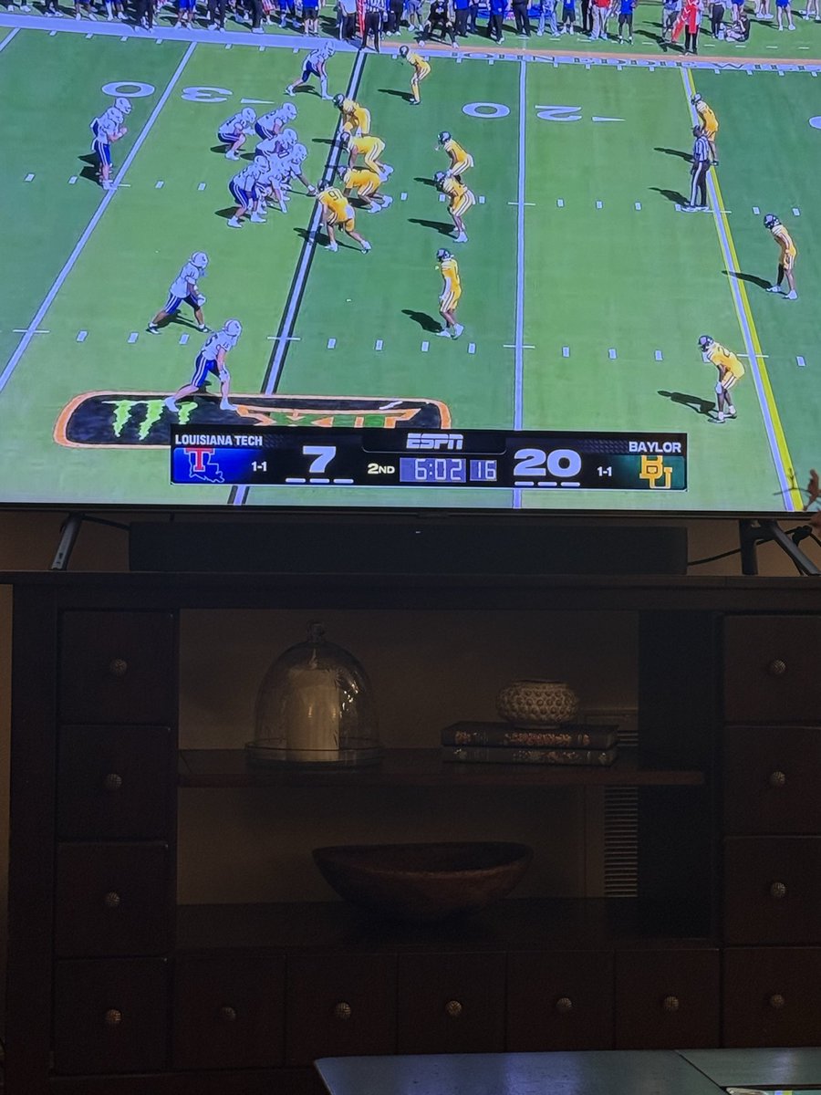 BROB4's tweet photo. Hey @ESPNU what down is it? @espn https://t.co/5mSemd6WAY