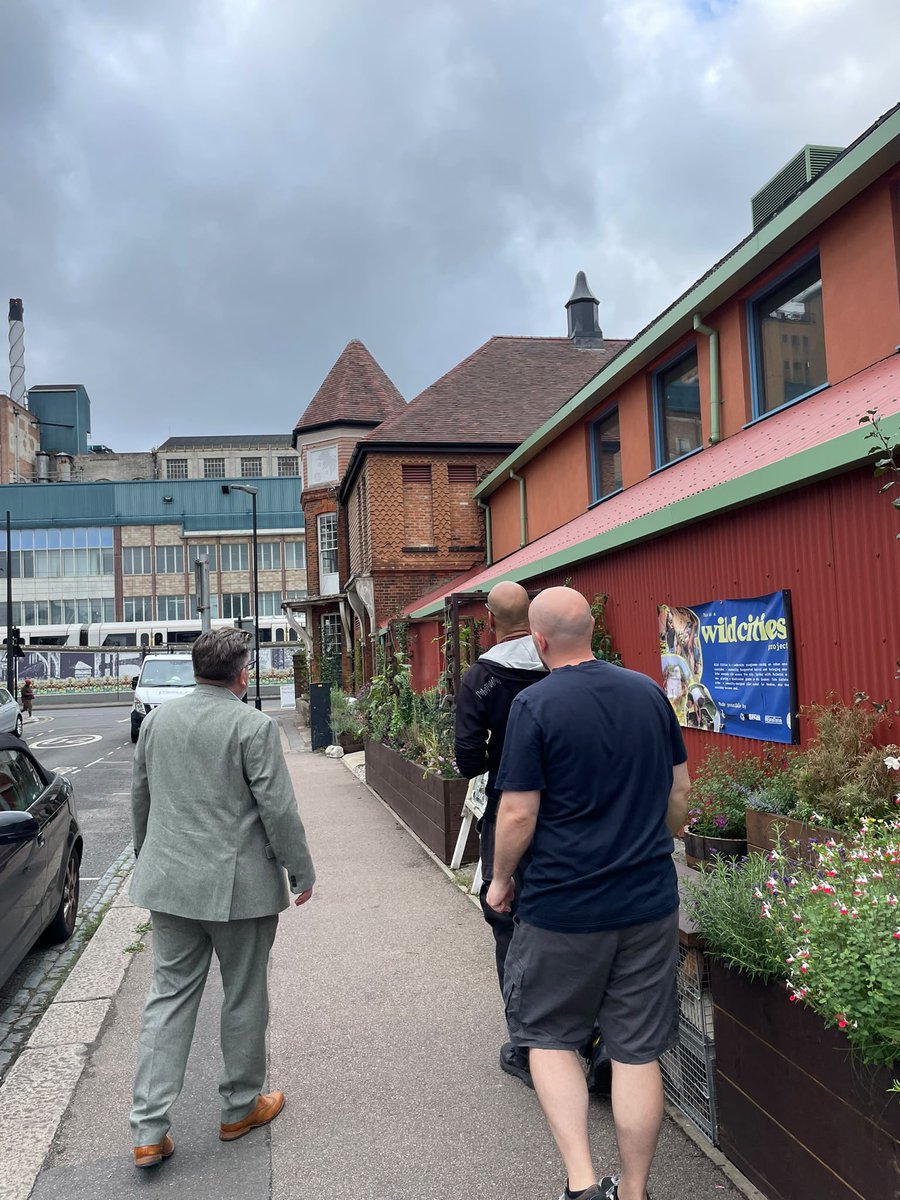 JamesAsser's tweet photo. I was in Silvertown this week to visit Gee &amp; Ivan at The Tate Institute

Built as the social club for sugar refinery workers. It was a valued community space but has been empty for years

REinsTate are restoring the building in a sustainable way, bringing it back to the community https://t.co/z5ukptzJGF