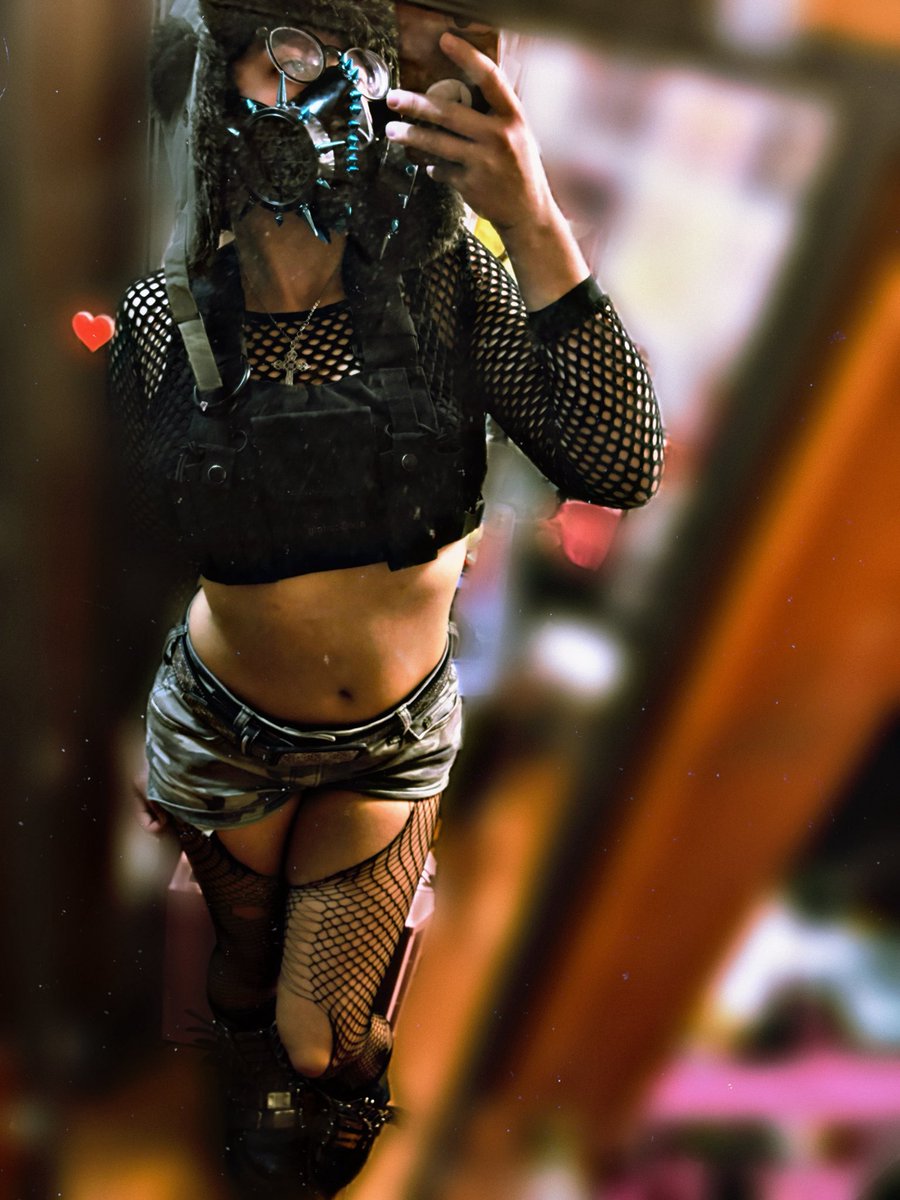 pinkandmuttish's tweet photo. plz 
#sexworker #altgirl #punk #body #suggestive #skimpy #onlyfans #customcontent https://t.co/9hfkDqpQ3W