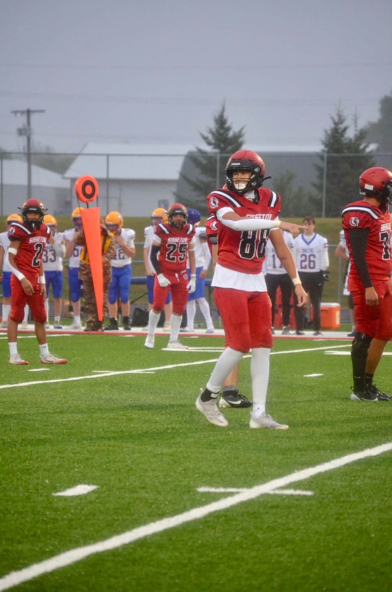 DavidJ3425's tweet photo. Hoco game day last night. Lost 47-20 but its never a bad game when im out there playing with my fb fam. #SHSREDMEN  #25 https://t.co/48kRzJjLi9
