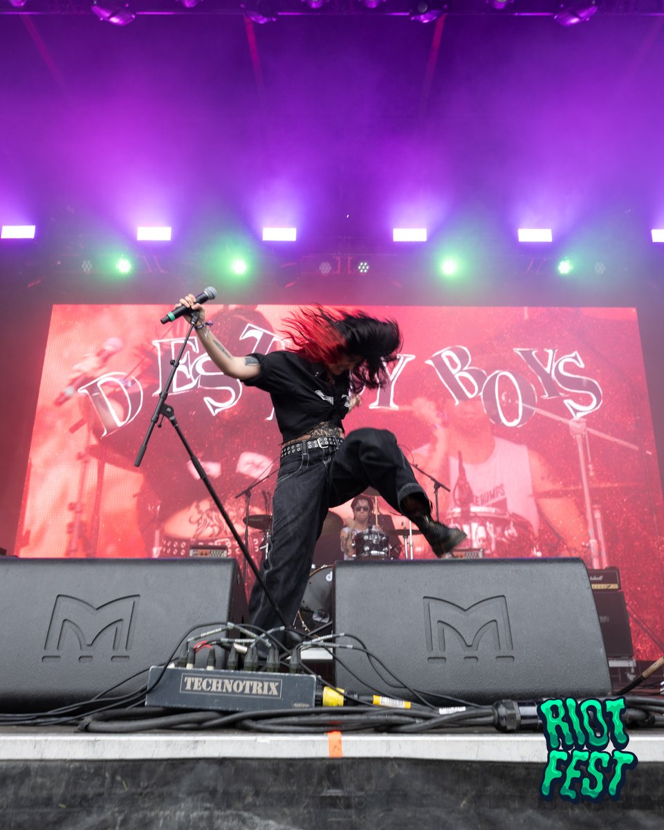 RiotFest's tweet photo. DESTROY BOYS
📸 Sophie Castro https://t.co/zpksgrzPyj
