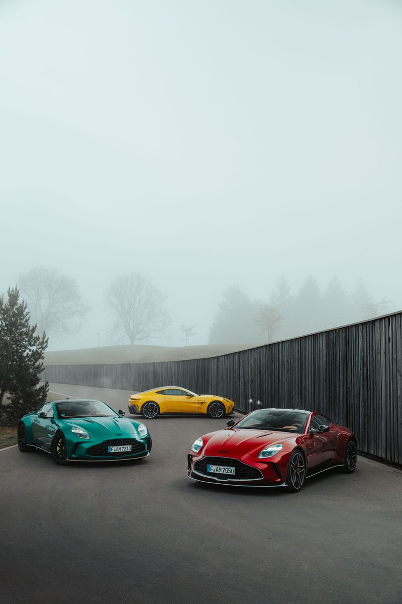 moises_sk8_'s tweet photo. Ultra Yellow screams. Supernova Red seduces. Podium Green dominates. Three shades of the same relentless soul. https://t.co/GBhM2Au4sZ