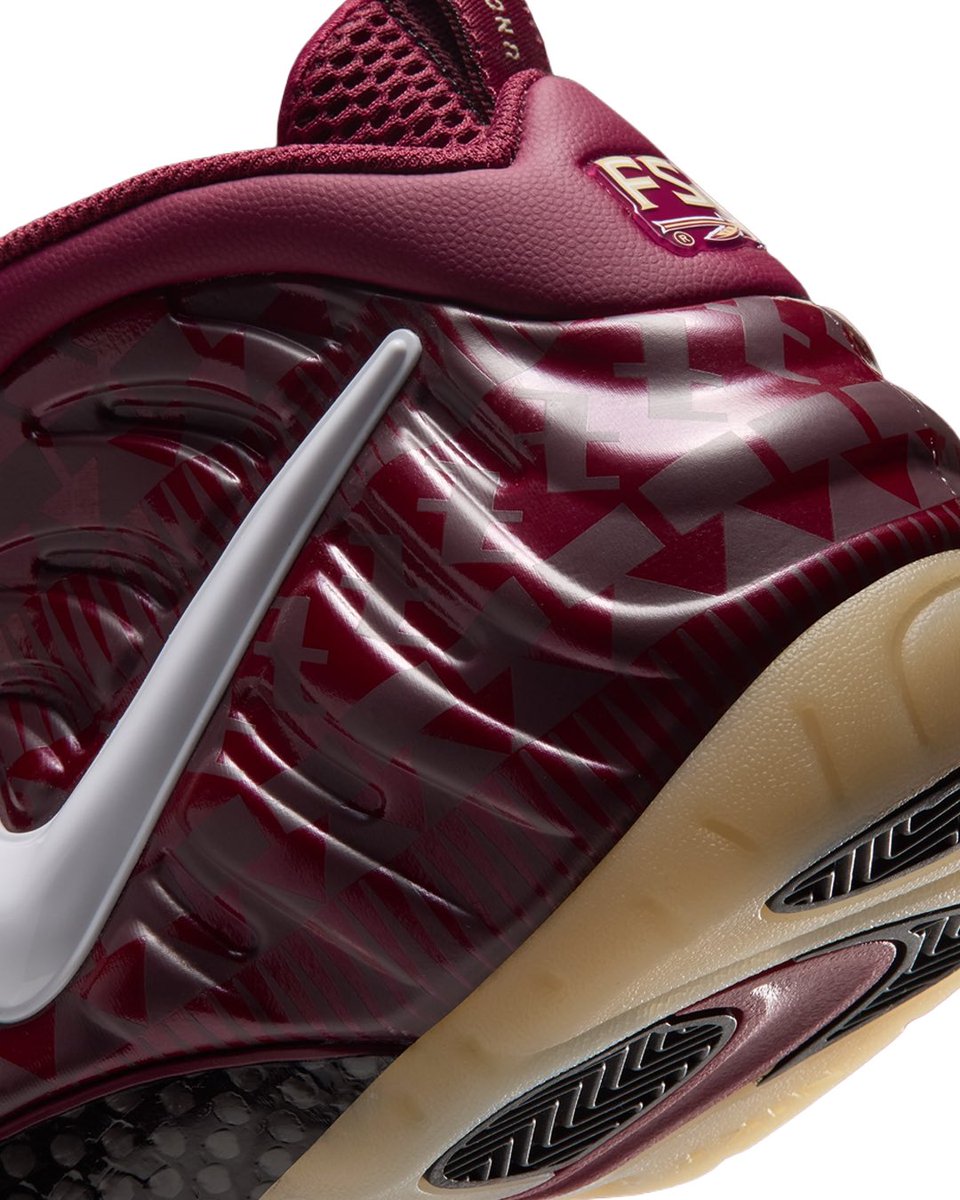 ComplexSneakers's tweet photo. Official Look: Nike Air Foamposite Pro “Florida State University” 🏀

The “Florida State University” Nike Air Foamposite Pro is expected to drop later this year, is this a cop? 🏀

📸: @sneakermarketro https://t.co/SMSr2HWZdM