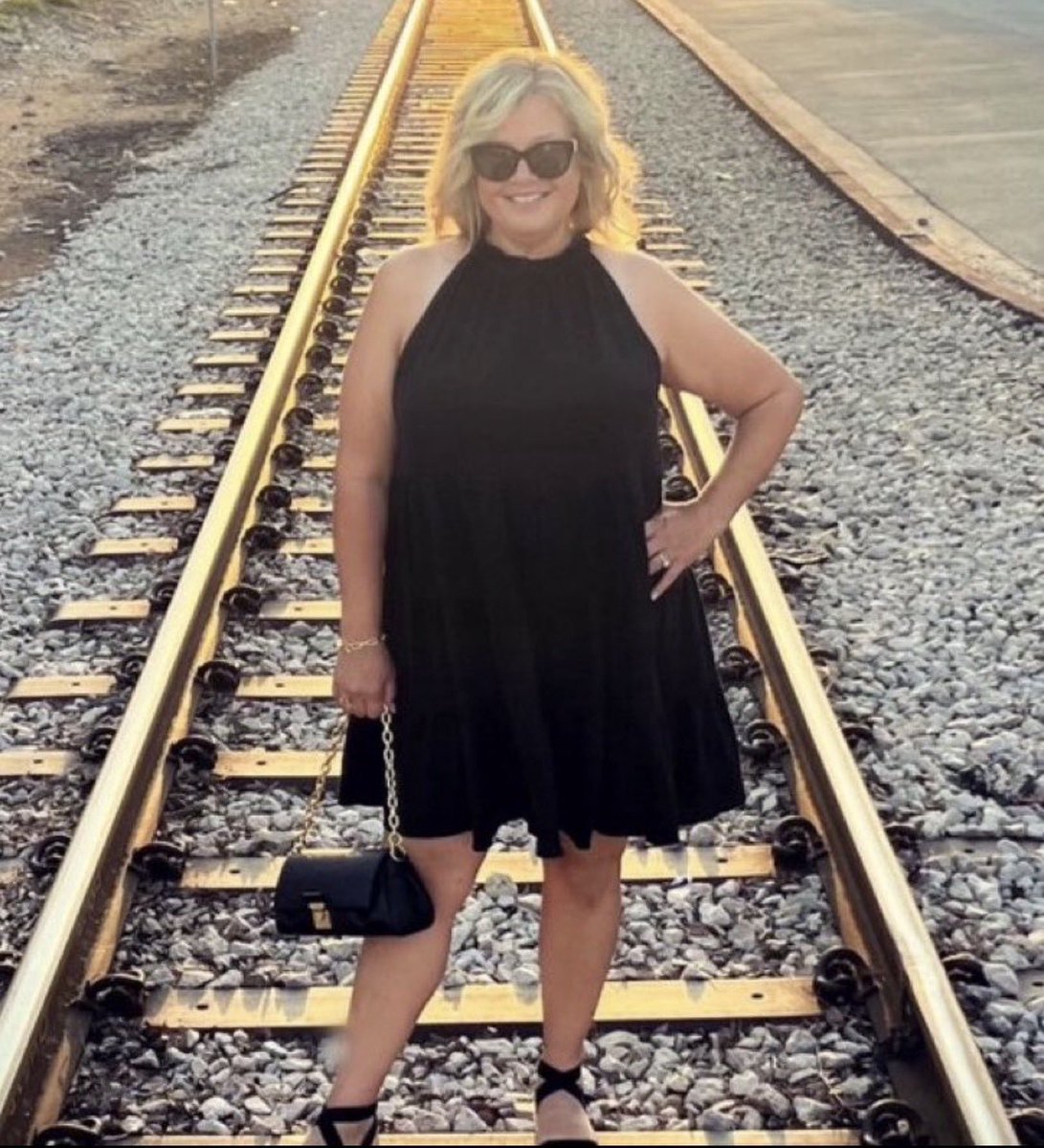 AngelaCrave's tweet photo. 🚨 EMERGENCY 🚨 

HELP: My mother Angela Murray is in the hospital after being struck by a train. This was a photo taken right before.

My mother’s bills are going to be expensive, around $50,000. Please vote for her at https://t.co/kvRTlqV4lV to help fund her recovery! #BB28 https://t.co/FrVBjErilO