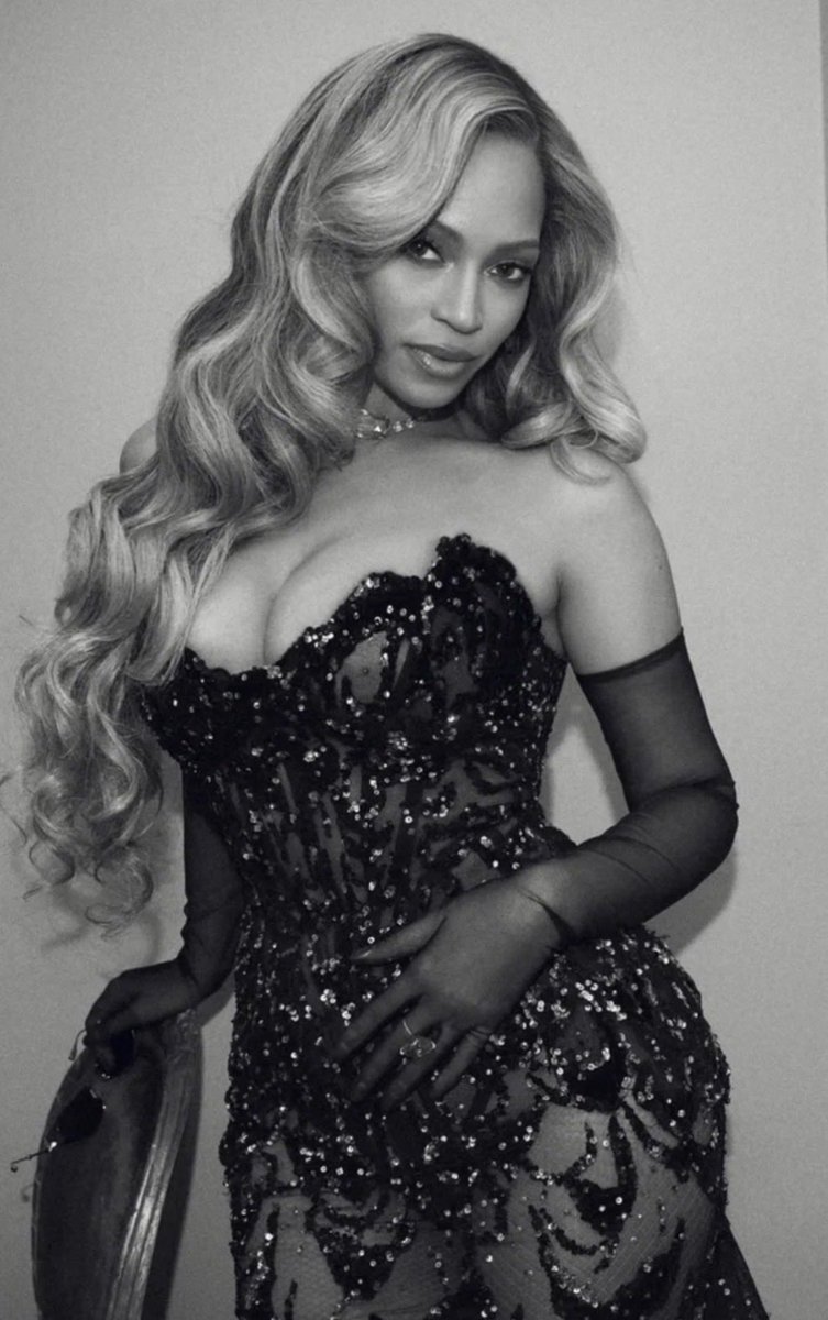 __Onixivy_'s tweet photo. this is so fucking fab!!! i love when she serves RICH HOLLYWOOD GLAMOUR. https://t.co/iEgaZ5Pvkp