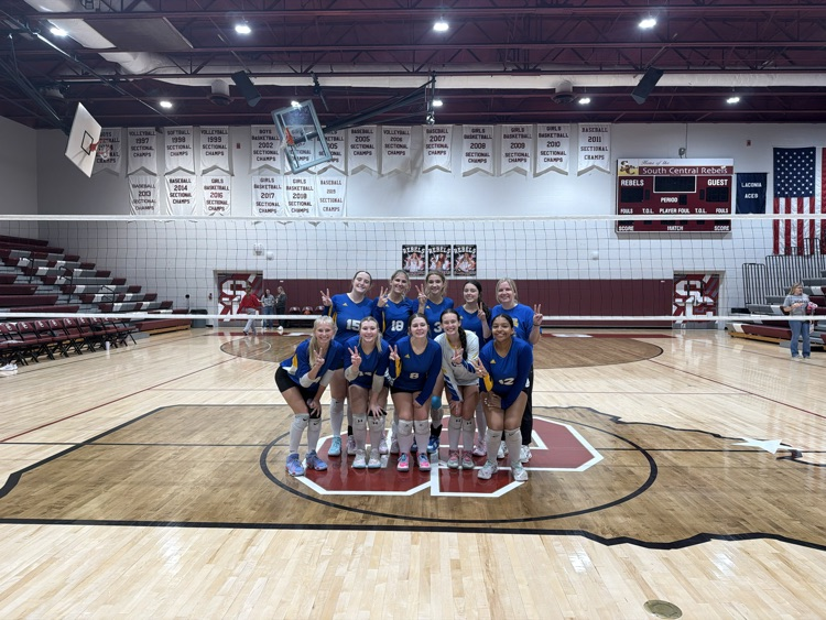 MHSBluejacketAD's tweet photo. Congratulations to the MHS volleyball team for finishing 2nd in the Southern Indiana Invitational @ South Central. They defeated North Harrison 26-24, 25-16 & South Central 25-13, 22-25 & now have a 13-9 record. They play again Tuesday @ West Washington #MitchellPride #GoJackets https://t.co/r3q0b9l7JM