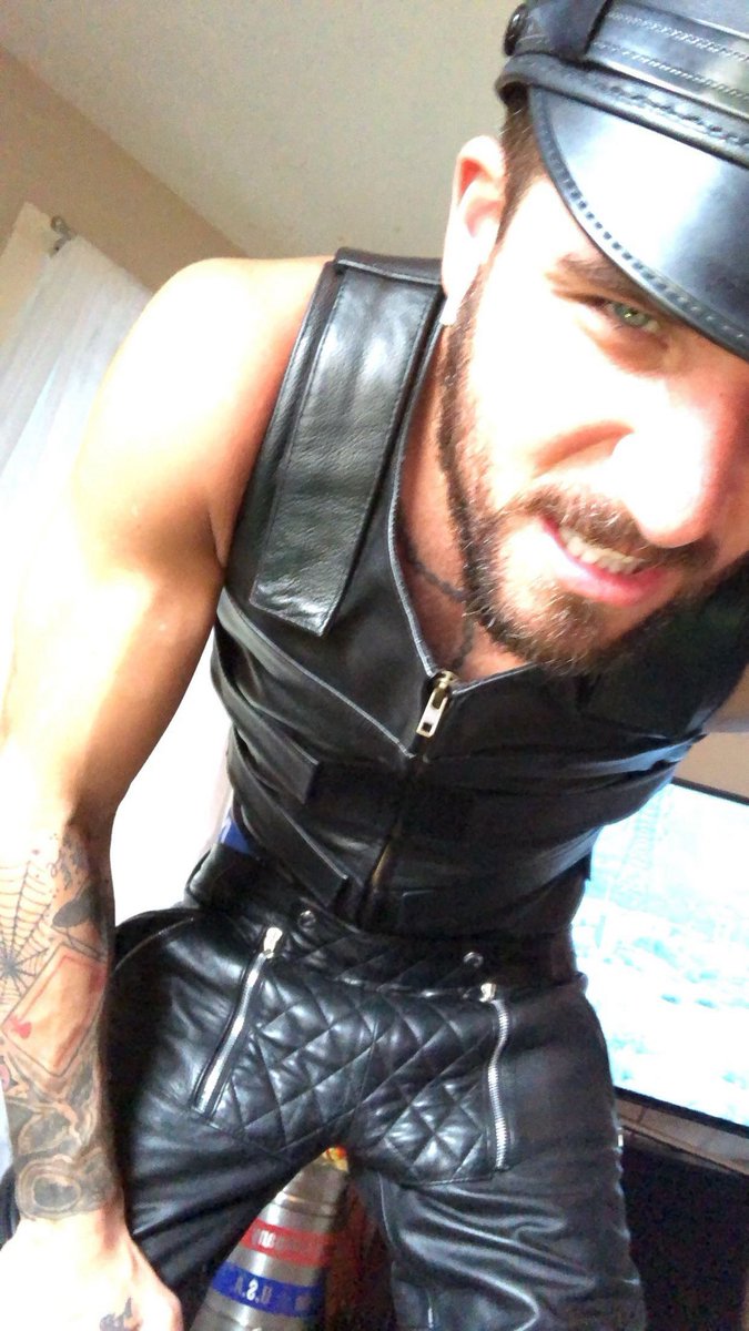 The920Alpha's tweet photo. #saturday 

#findom https://t.co/KQzaaah3sN