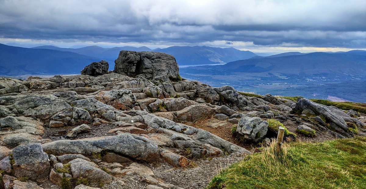 FudgiewhaleArt's tweet photo. This time last year I climbed a mountain in Scotland. At the summit, there was a man on a bench who offered me grapes. https://t.co/alnEj1Y67s
