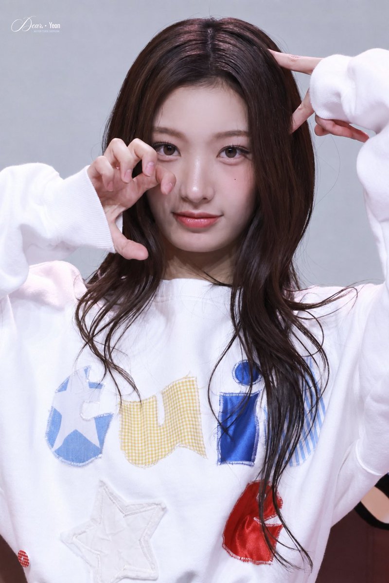 ParkSeoyeonFr's tweet photo. 🎞️ › FANSIGN ⸝⸝⸝ 19.09.26

SEOYEON lors du fansign d’aujourd’hui avec les filles

©DEAR_YEON0304 

#SEOYEON #서연 #TUIDE #튜이드 https://t.co/ltZAcEQYAd