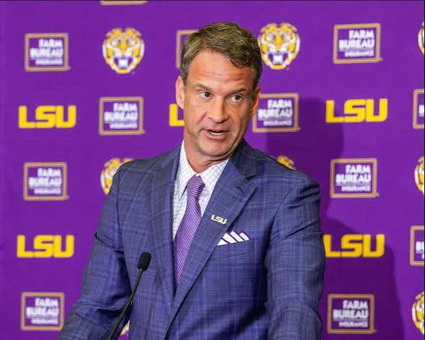 shufflesport's tweet photo. 🚨LSU vs. Ole Miss DRAMA
Tonight is LSU head coach, Lane Kiffin's first game back at Ole Miss since leaving the school in 2025. Kiffin's final season with Ole Miss saw them finish with an 11-1 record, and made their first playoff appearance, all while Kiffin was planning to join LSU...

Tonight is going to be a wild atmosphere 🔥

Will Ole Miss get their revenge? 👀