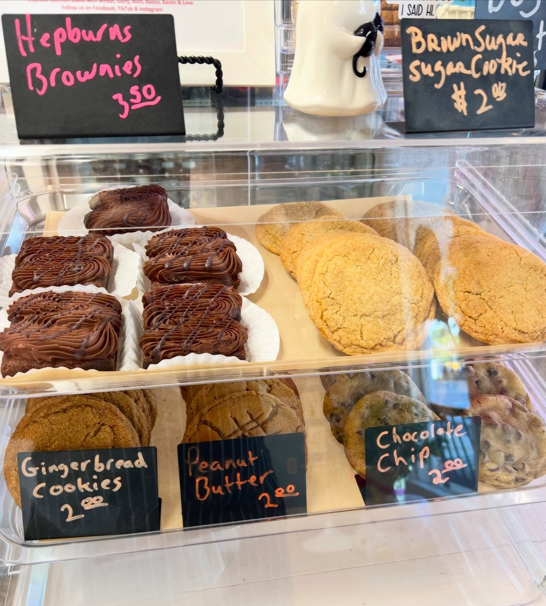 averytaylor5p1f's tweet photo. Today's menu: 8 a. m. –5 p. m. To reserve, text 704-497-0218. Delivery is available through Grubhub. https://t.co/6SOJd1ctb6