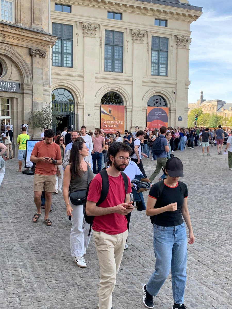 AcadBeauxarts's tweet photo. Une journée passionnante d’échanges avec le public extrêmement nombreux. Les Journées du Patrimoine se poursuivent demain dimanche dès 9h à l’Institut de France ! https://t.co/FQiMD7e3bd