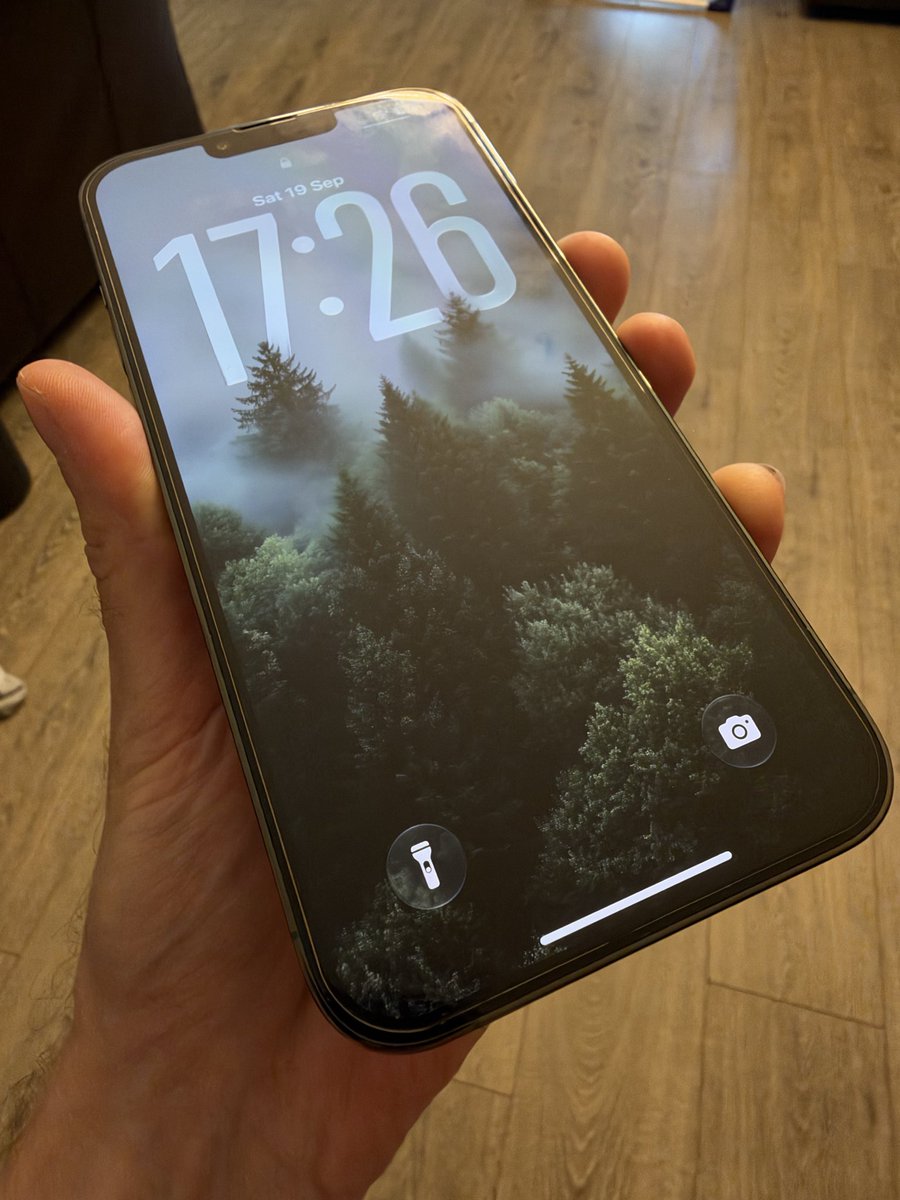 __Hesser__'s tweet photo. Sprzedam mega zadbanego iPhone Pro Max 13 256 GB

- oryginalne pudełko 
- oryginalny kabel lightning 
- przezroczyste etui 
- naklejone szkło ochronne  

Kondycja baterii 85% 

Cena dla X: 1550 zł 

Wrocław 

#gielda #iphone #sprzedaz https://t.co/bGu0joUUsJ