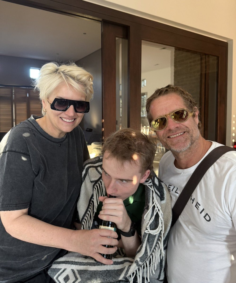 karenzoid's tweet photo. Now and then @ArnoCarstens 😂❤️ https://t.co/hI0iVnasyK