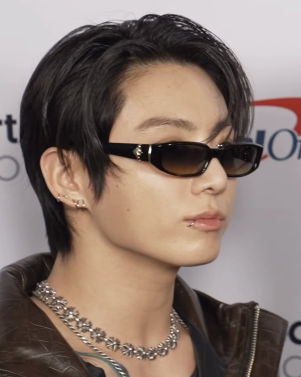 thvrang's tweet photo. i love this hair on him omg that’s dada https://t.co/Klp2wkMrtz