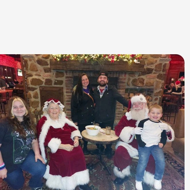 DevorahChmiaoz's tweet photo. Hope everyone had a wonderful Christmas. https://t.co/hVvKn1WmXC