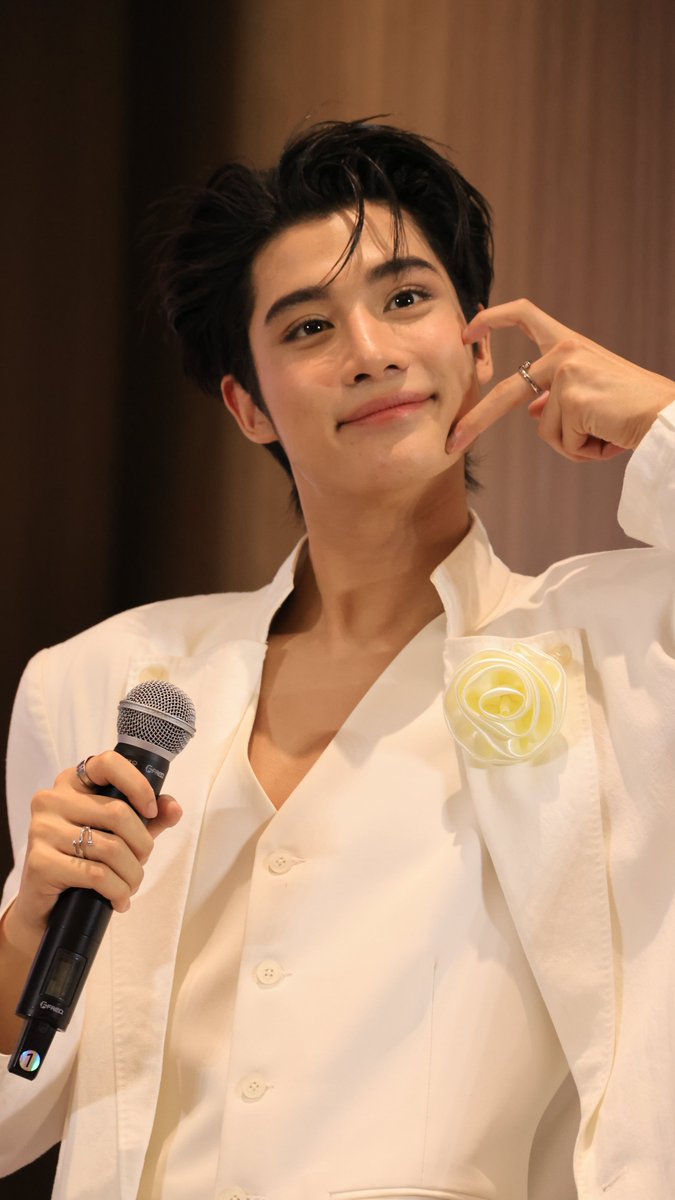 zrminho's tweet photo. ❤
#OngsaFansigninShanghai https://t.co/nqb9EdmK1A