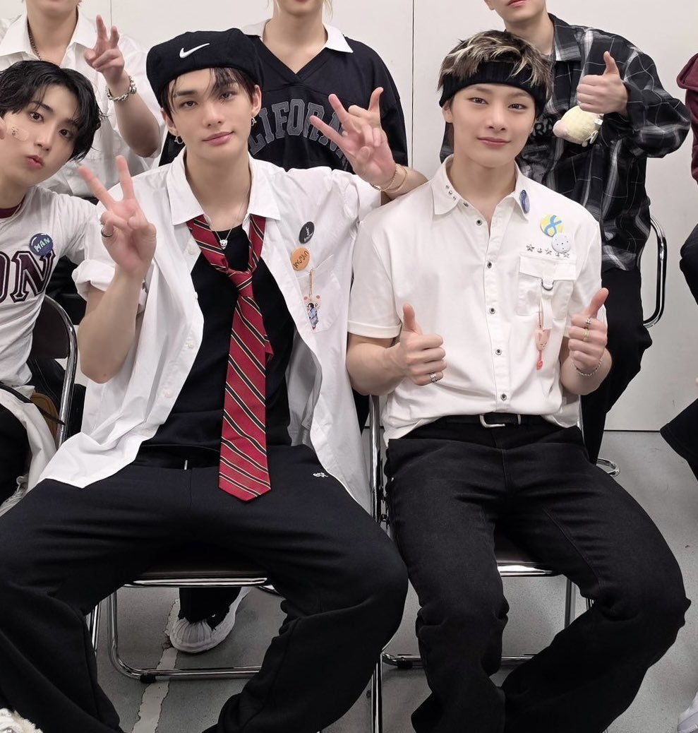 forHYUNtoIN's tweet photo. Do they realise how obvious it is at this point? https://t.co/kbOifEe1UY