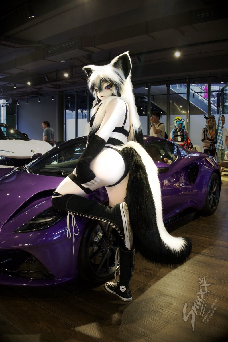 Snux_x's tweet photo. Thiren baddie at motor show ✨

pic by @Nightfox81 
#kigurumi #cat #cosplay #cosplayer https://t.co/JBRYHLj4yT