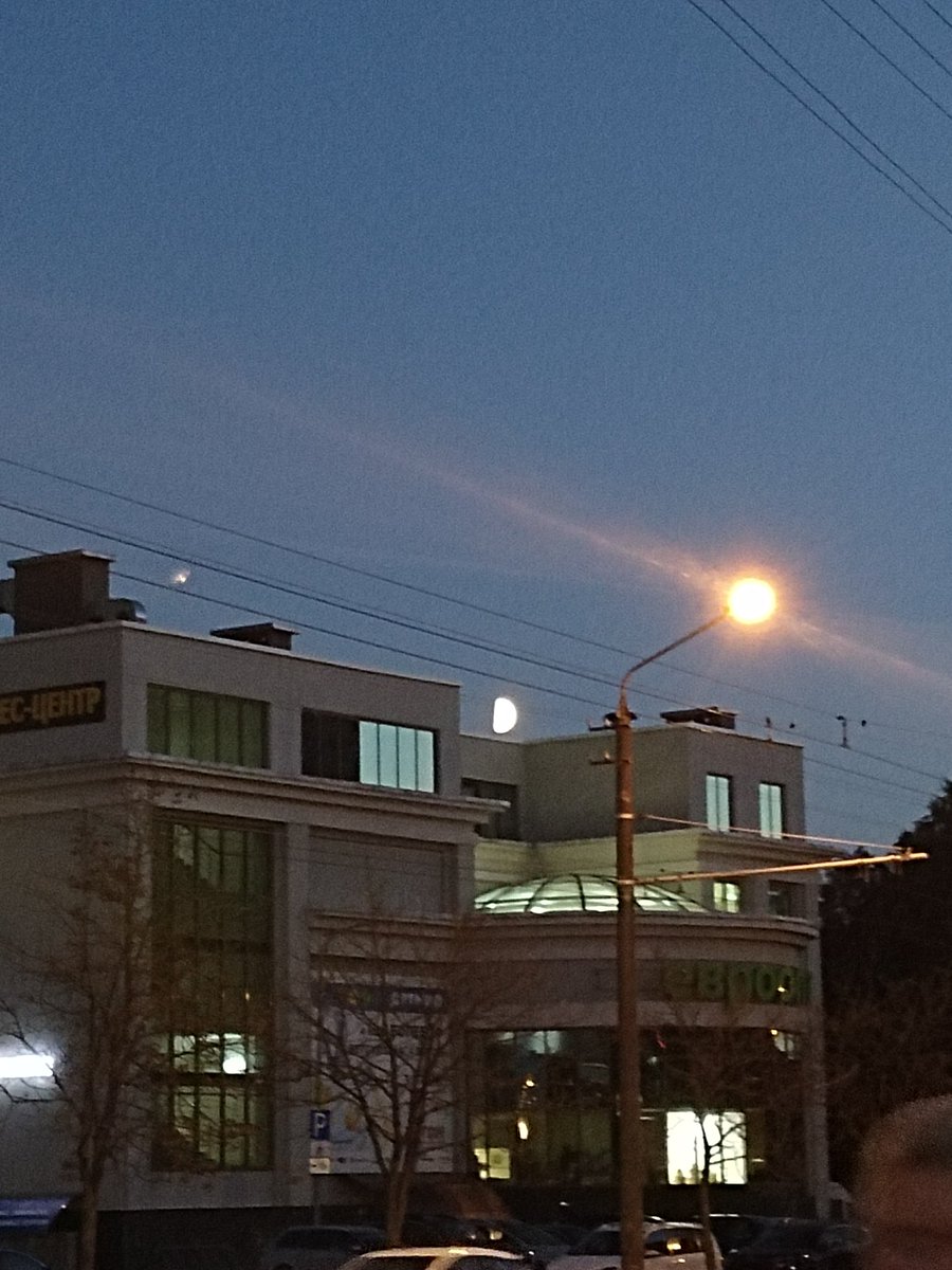 m4nho16's tweet photo. 🌓 https://t.co/DZ7GAVOvbZ