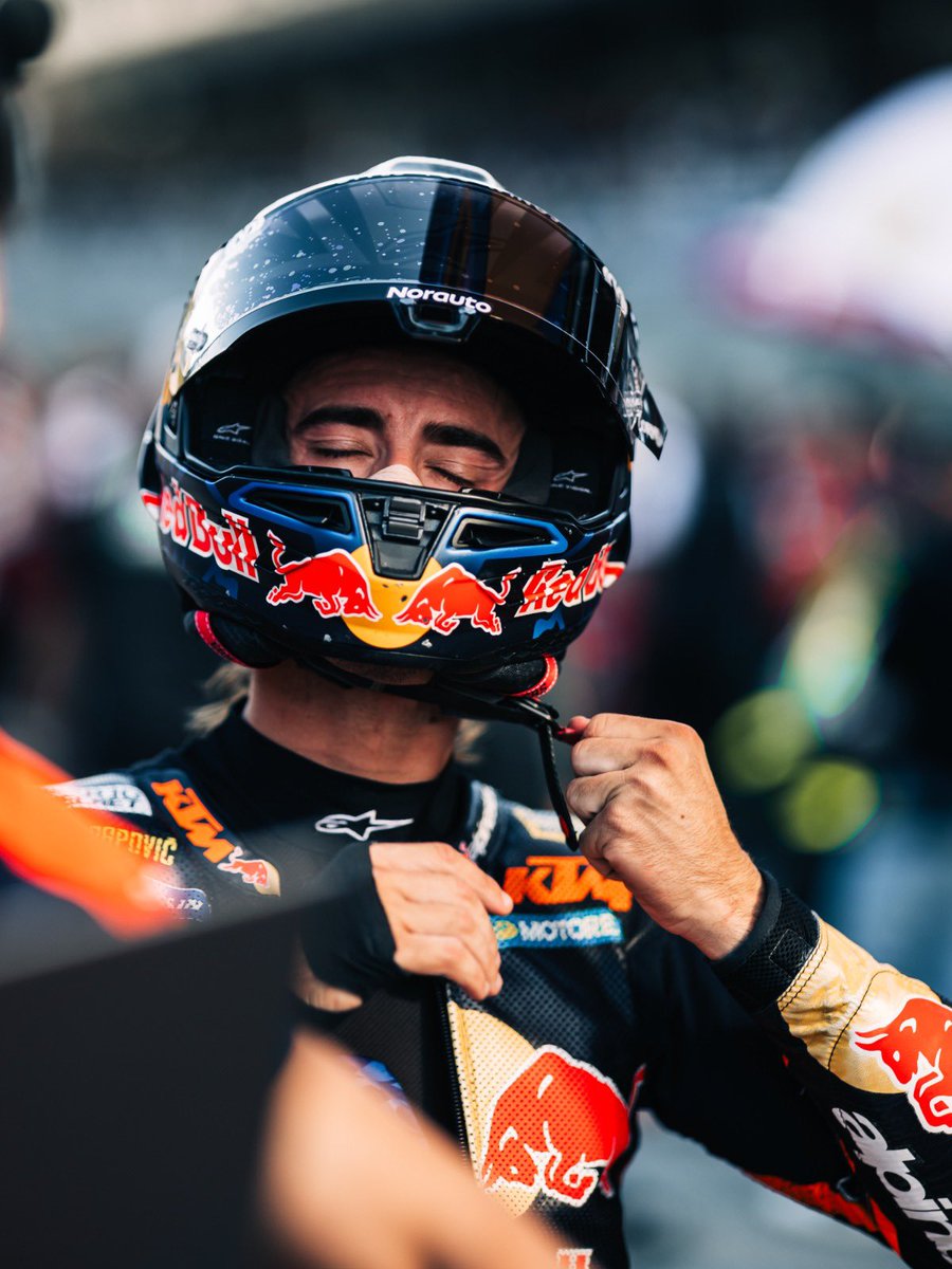 37_pedroacosta's tweet photo. That’s life, that’s racing. My mistake today, apologies @KTM_Racing 😔

Let’s try it again tomorrow 🦈 https://t.co/qdZuQndoIB