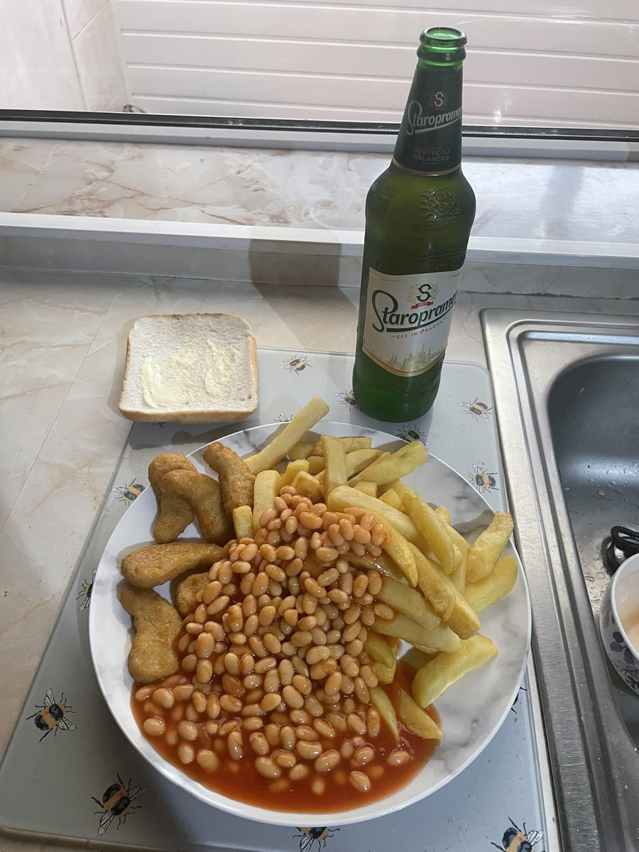buddyboy119's tweet photo. Yep I’ve lost a little bit of weight down to walking abit more and cutting out some junk food every now and then today’s tea chicken dippers,beans and chips washed down with a cold🍺one or two #teaforone👍x https://t.co/6uMOT5ZnEJ