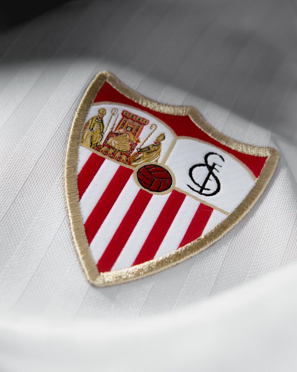 SevillaFC's tweet photo. — Y toda la vida aquí seguiré,

Gritando Sevilla por ti moriré. —

🤍 #SevillaBarça ❤️ https://t.co/irM5KA4Yyi