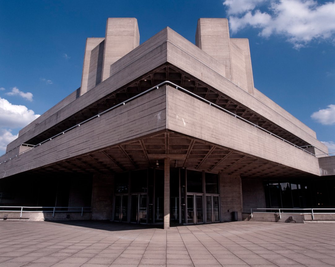 PulpLibrarian's tweet photo. If you painted the National Theatre in London white it would look like an Imperial Star Destroyer. https://t.co/4UMjjtNzVh