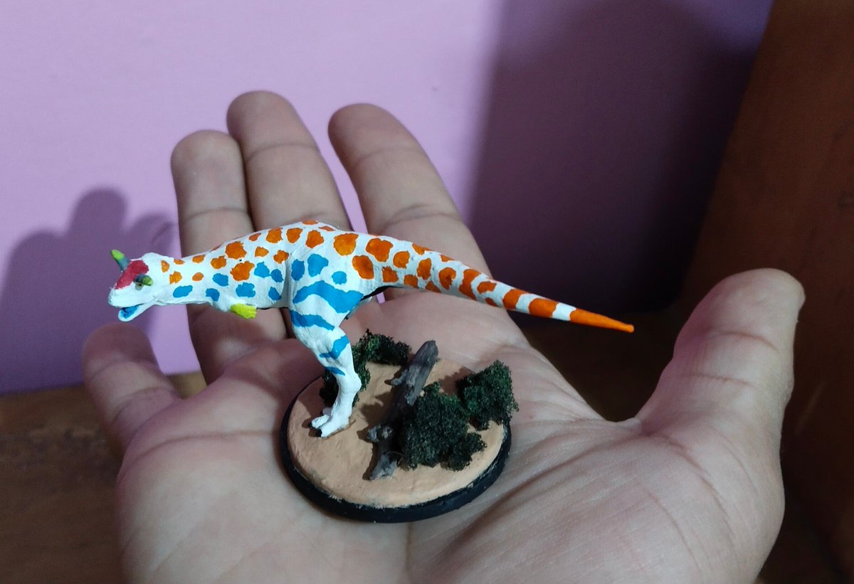 EykaMimic's tweet photo. Carnotaurus sastrei - Eiwy Fley version
En cuanto supe que el Carnotaurus era su dino favorito, sabía que tenía que dárselo en la Animole ✨
Espero haberle hecho llegar a mi Kamioshi lo mucho que la quiero 💚
#KPXRevolt #Artsiwy #EiwyFley https://t.co/uzS4gDD9oP