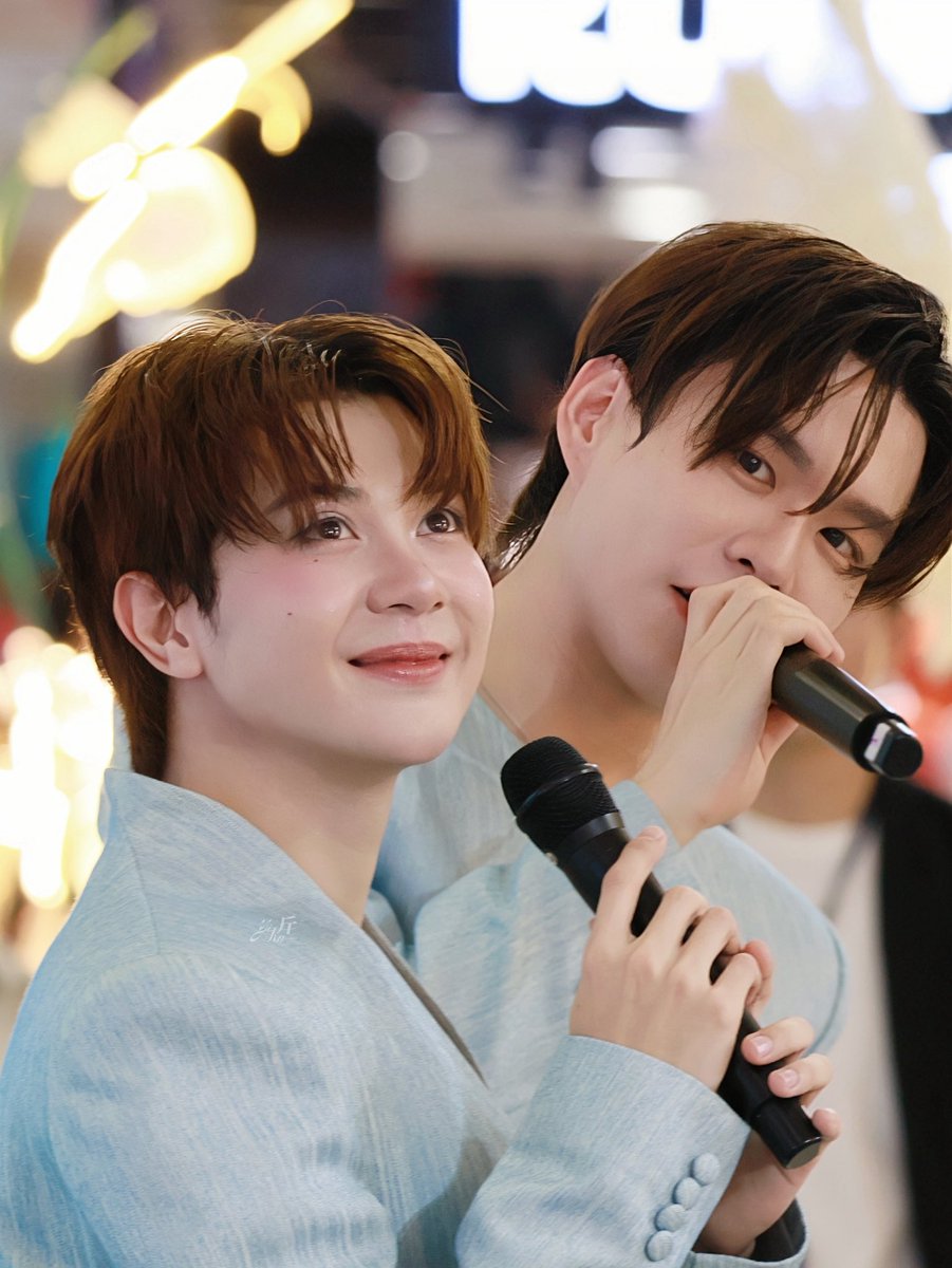 A_hou97's tweet photo. 你说爱一个人的眼睛会说话
我说是的

BVTL X DESTINY CLINIC 

#DestinyclinicxBeverTonliew
#bbverpj #tonliewmtp https://t.co/NZ0ZswBwBt