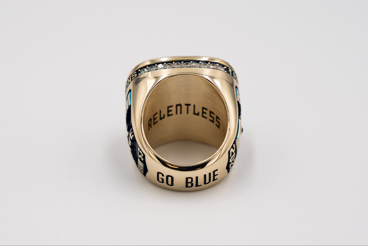 umichswimdive's tweet photo. Championship season, officially sealed

#GoBlue https://t.co/BFblRqtBwB