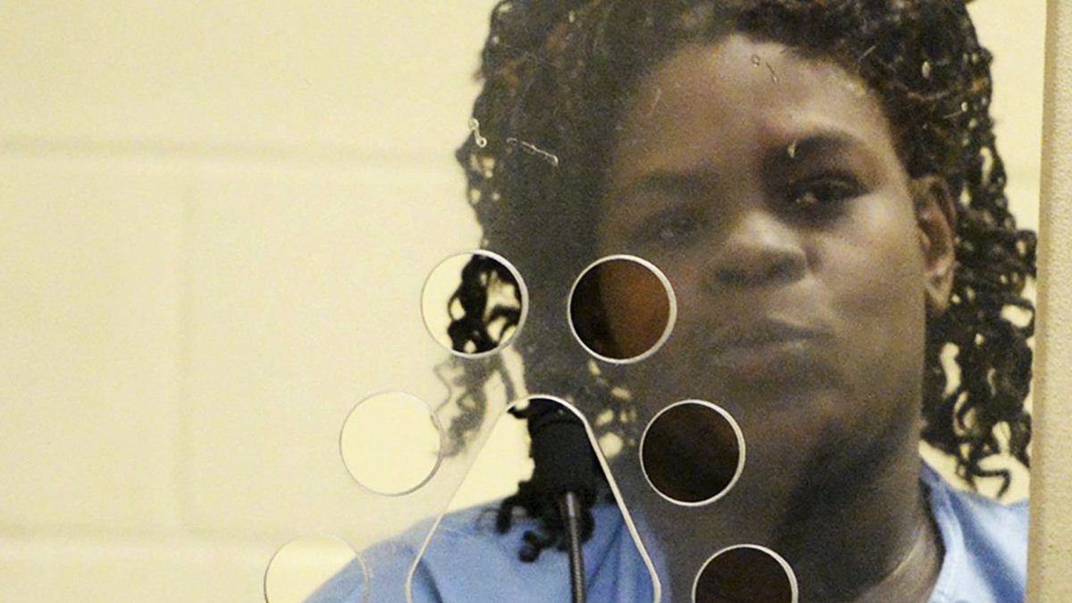afronews's tweet photo. A #Massachusetts ruling overturning #LatarshaSanders’ conviction spotlights how mental health evidence and jury composition shaped two child-killing cases involving mothers of different races. https://t.co/cLf3C5d5YQ https://t.co/UH4HqGXMfr